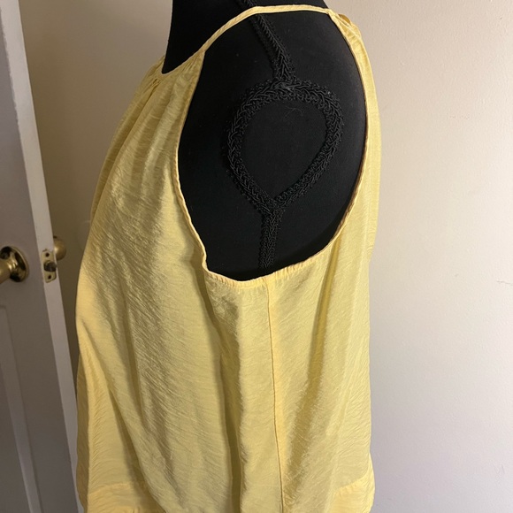 A New Day Yellow Women's Halter Top - Picture 2 of 4